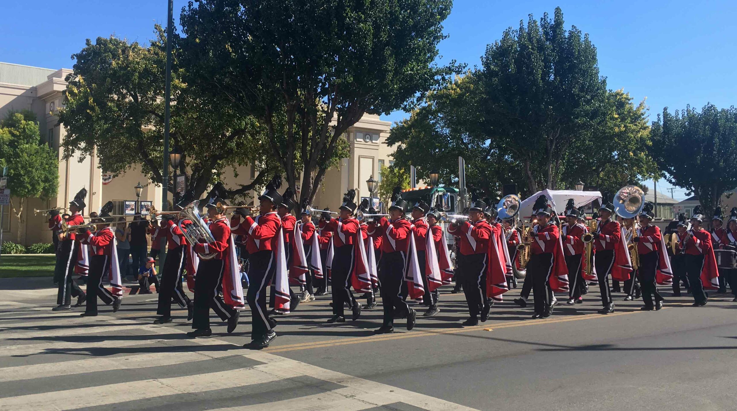 Photos: SBHS Homecoming marches through downtown | San Benito Live